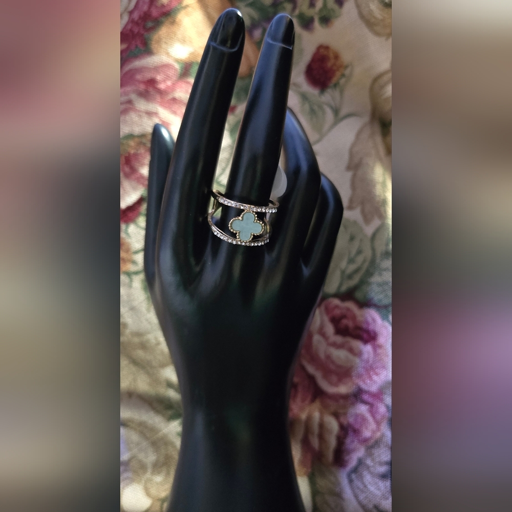 Fashion Jewelry Gold and Silver Clover Ring